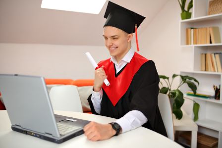 Informatikus állások Nyíregyházán – megéri diplomát szerezni